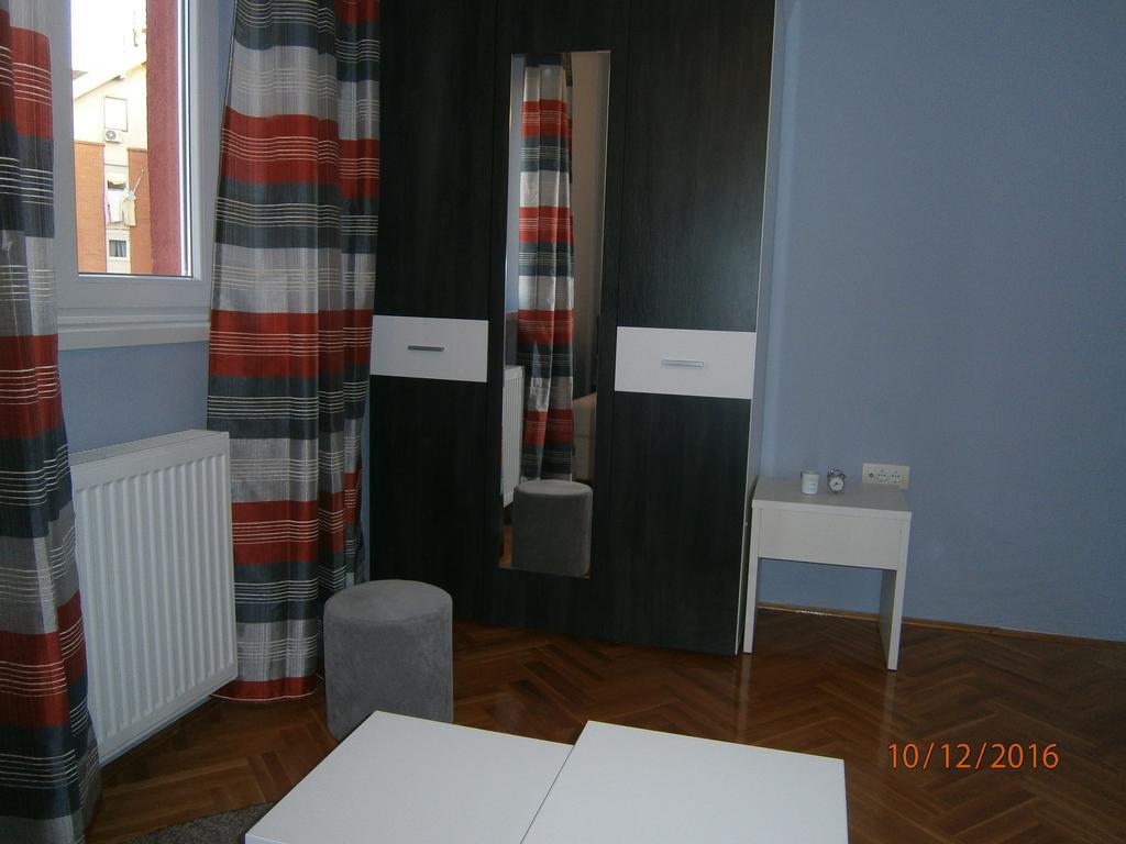 Apartment Azzuro Novi Sad Buitenkant foto