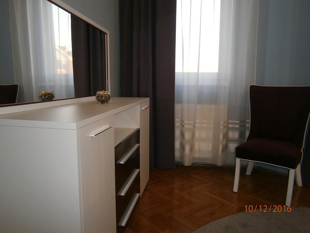 Apartment Azzuro Novi Sad Buitenkant foto