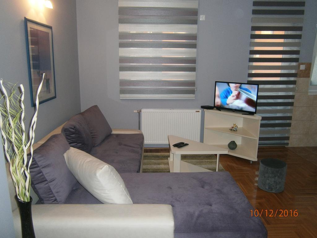 Apartment Azzuro Novi Sad Buitenkant foto