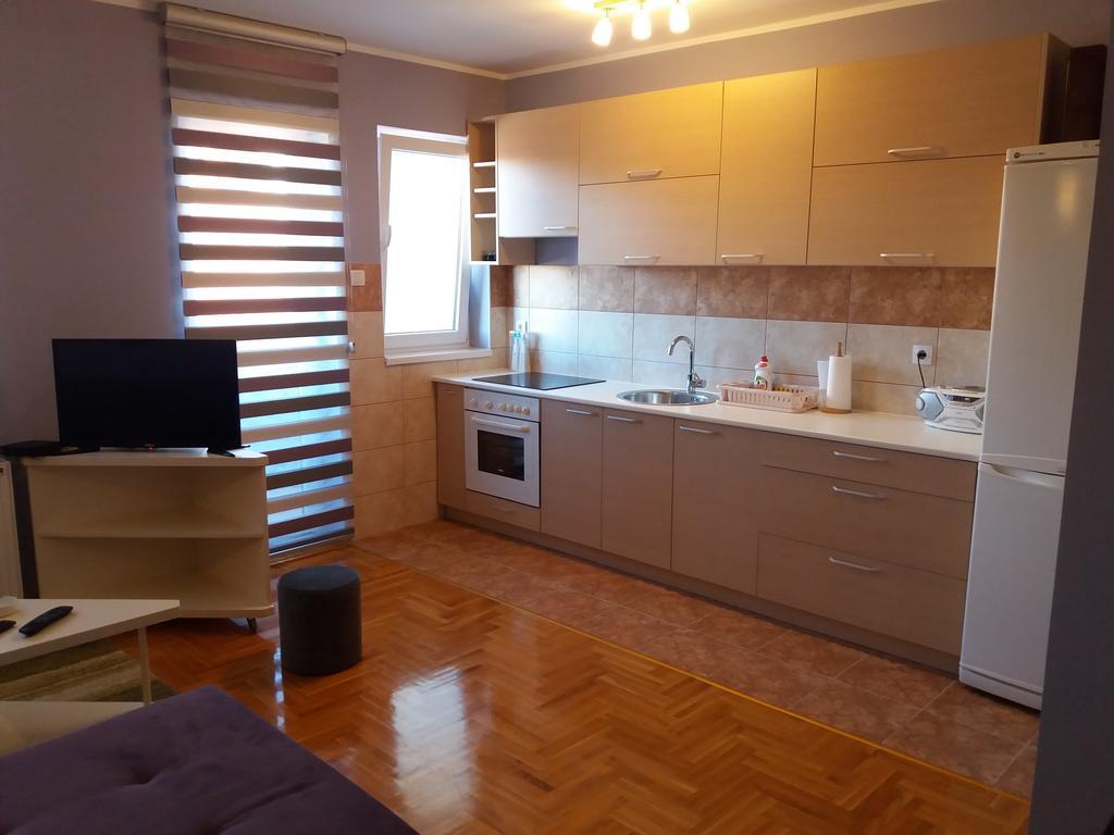 Apartment Azzuro Novi Sad Buitenkant foto