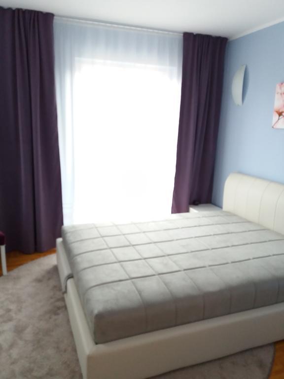 Apartment Azzuro Novi Sad Buitenkant foto