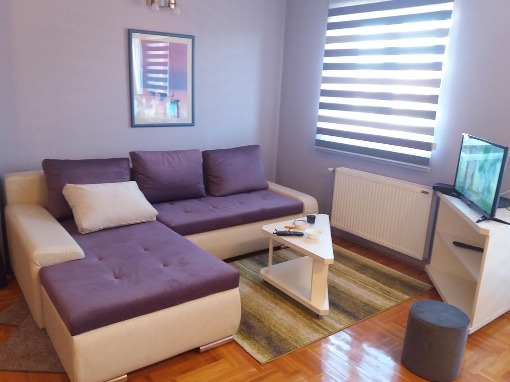 Apartment Azzuro Novi Sad Buitenkant foto